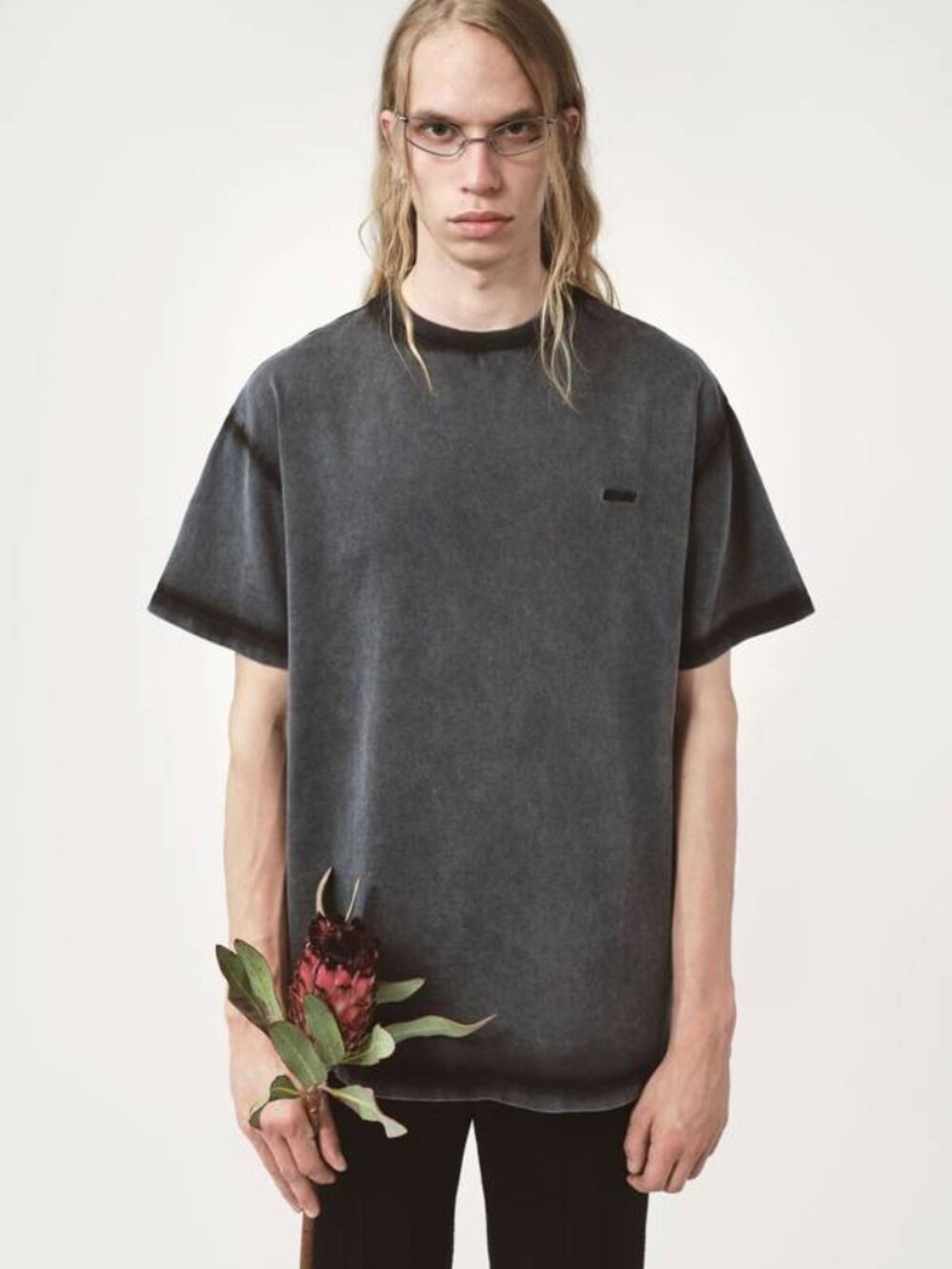 NEW AVAVAV Unisex “Theo” Embroidered T-Shirt – Faded Black